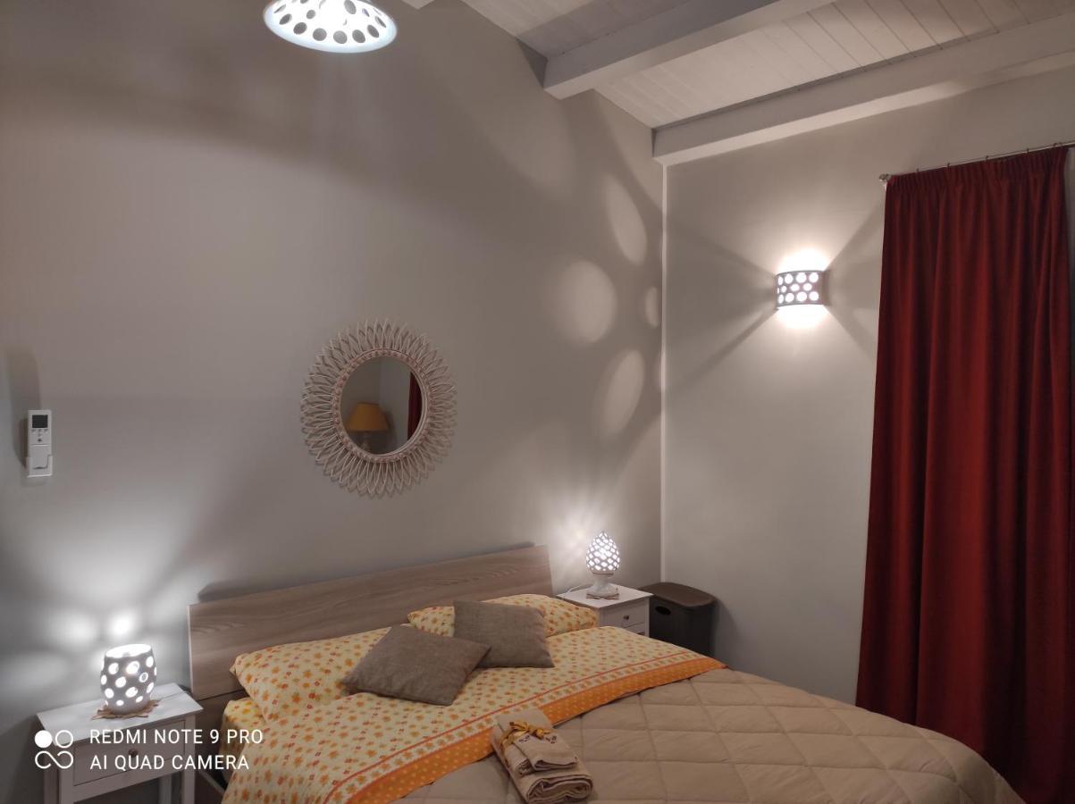 Case Vacanza Le Casette Santo Stefano di Camastra Exterior photo